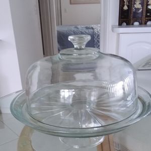 Clear Pedestal Cake Display